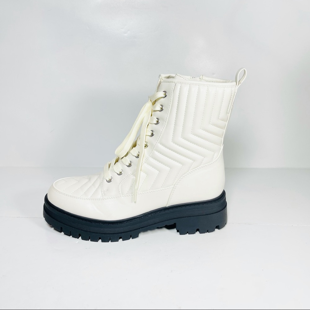 Marc Fisher Pierce Combat Boots Women’s Size 8 M Ivory Quilted Chunky Heel